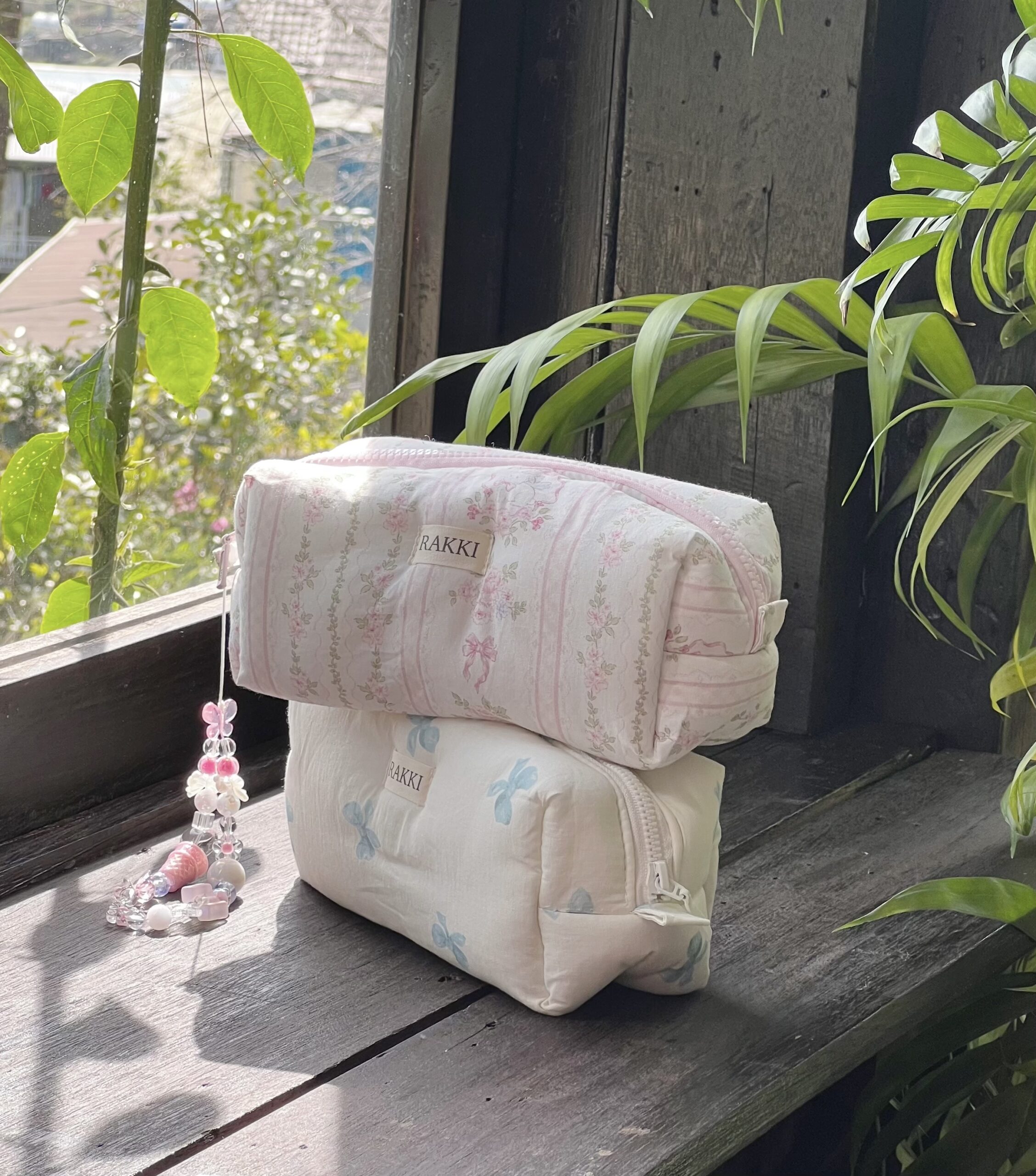 makeup pouch